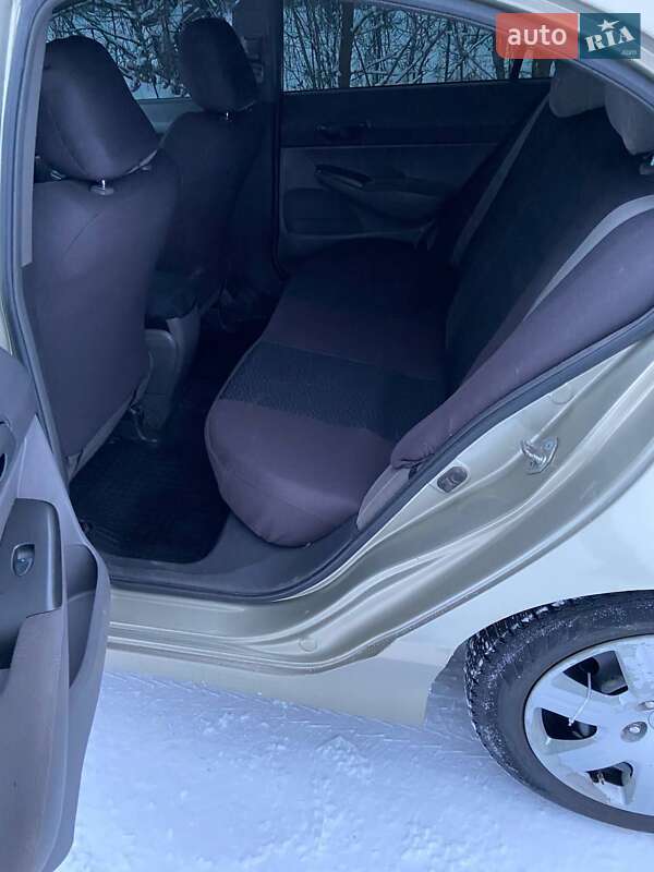 Седан Honda Civic 2008 в Новых Санжарах