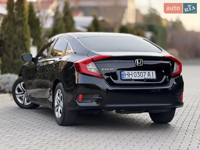 Honda Civic 2018 VIN 19XFC2F55JE036226 фото оголошення 3 з 111