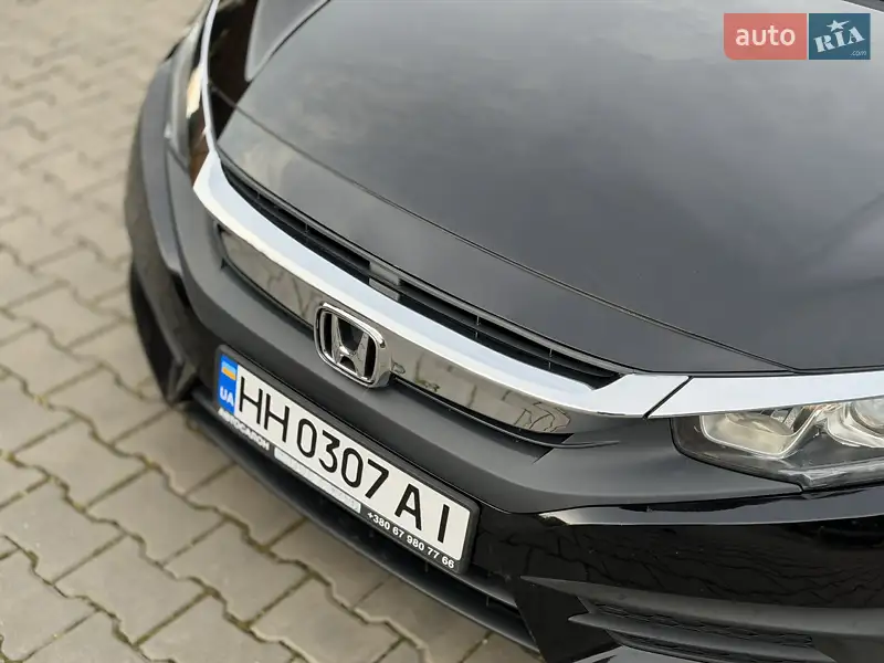 Honda Civic 2018 VIN 19XFC2F55JE036226 фото оголошення 15 з 111