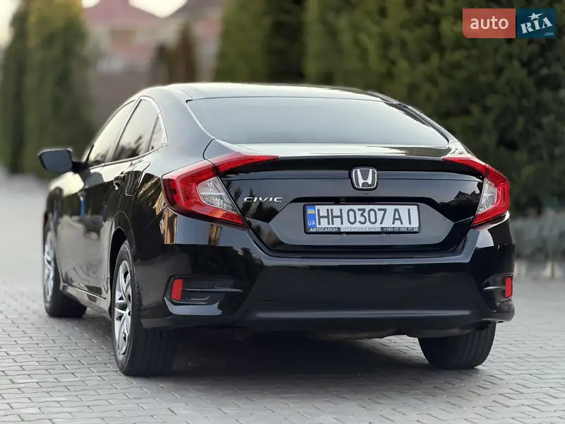 Honda Civic 2018 VIN 19XFC2F55JE036226 фото оголошення 21 з 111