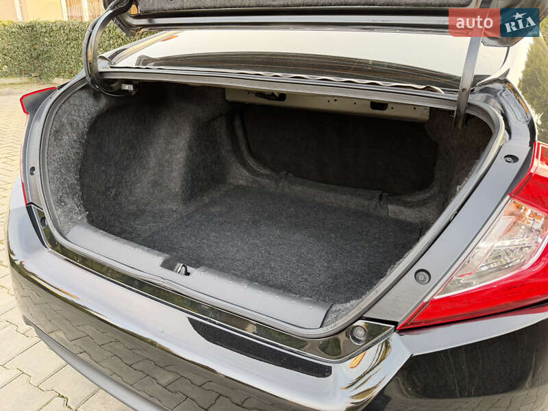 Седан Honda Civic 2018 в Одессе