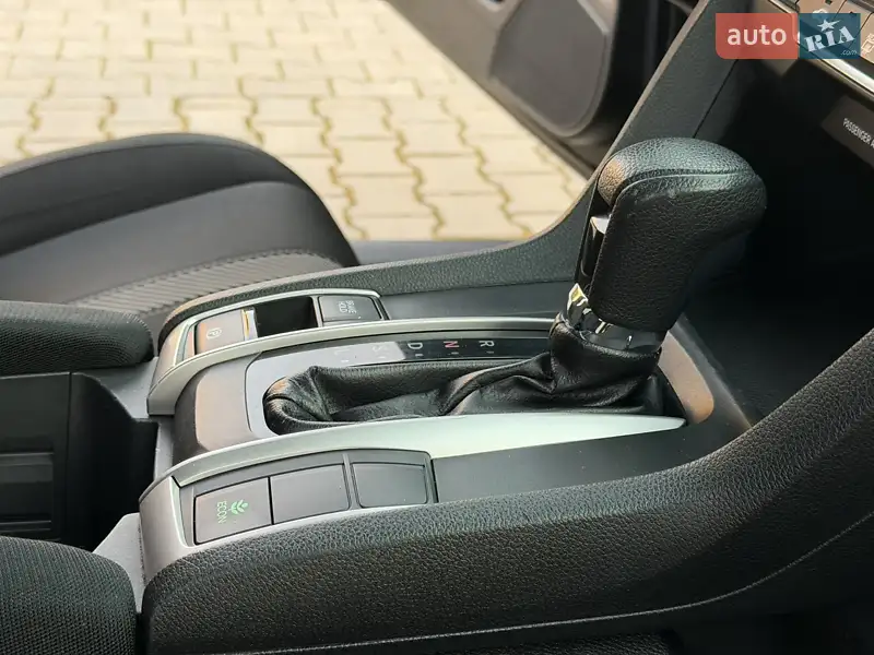 Honda Civic 2018 VIN 19XFC2F55JE036226 фото оголошення 42 з 111