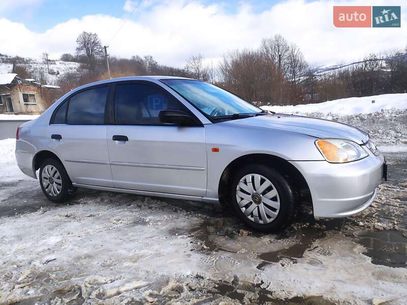 Седан Honda Civic 2001 в Воловце
