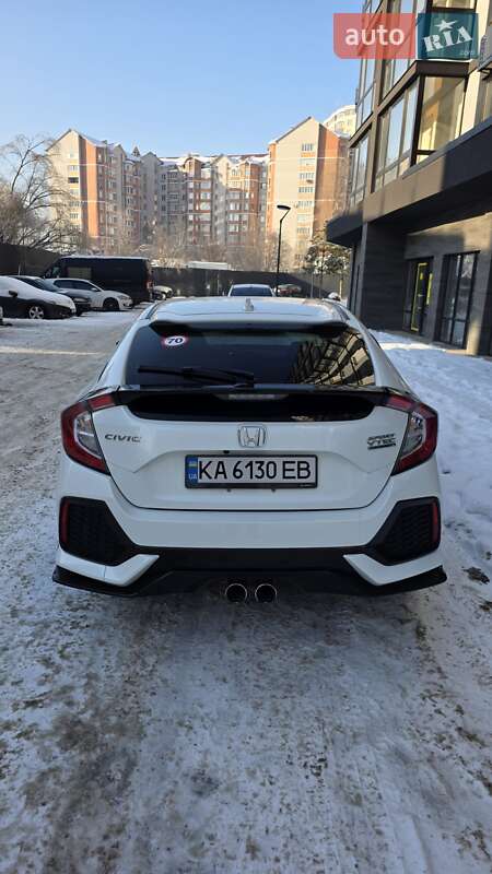 Хэтчбек Honda Civic 2016 в Киеве