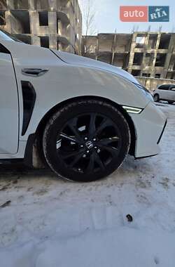 Хэтчбек Honda Civic 2016 в Киеве