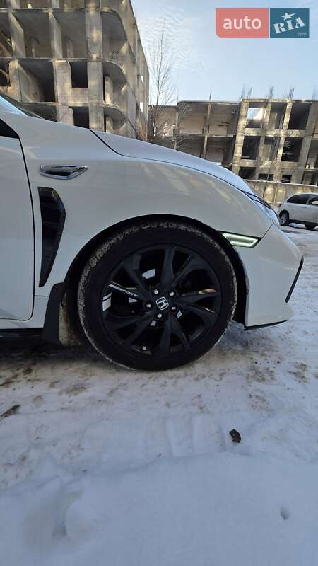 Хэтчбек Honda Civic 2016 в Киеве