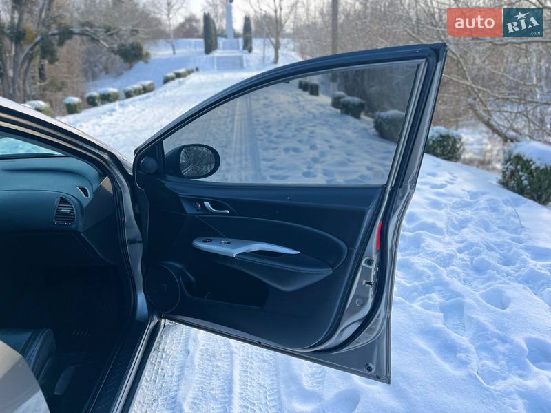 Хэтчбек Honda Civic 2008 в Лысянке