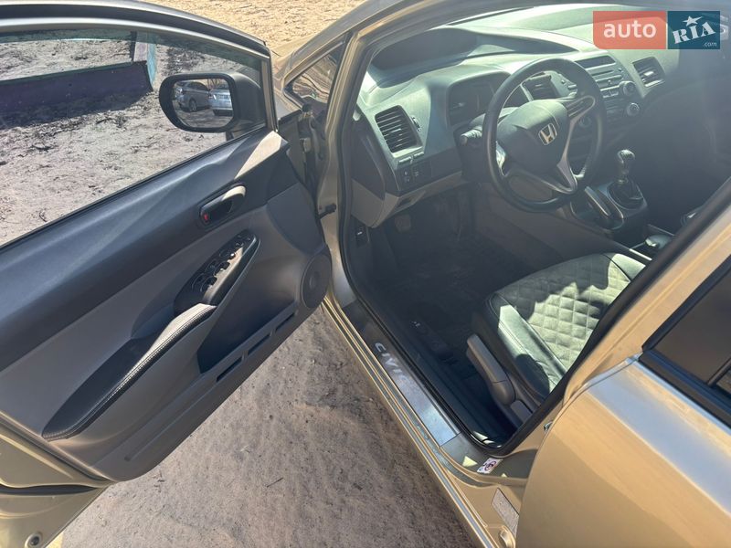 Хэтчбек Honda Civic 2008 в Днепре