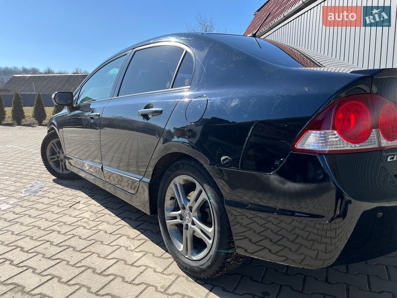 Седан Honda Civic 2008 в Черновцах