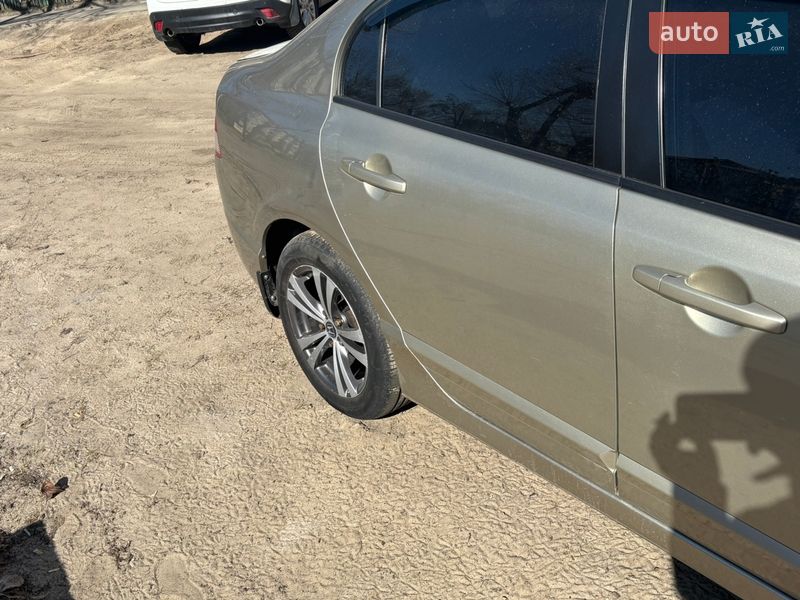 Хэтчбек Honda Civic 2008 в Днепре