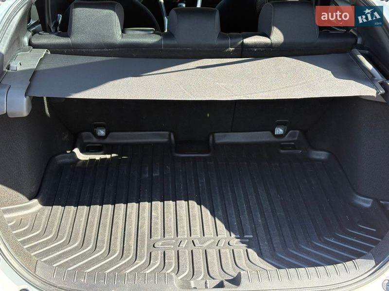 Хэтчбек Honda Civic 2017 в Львове