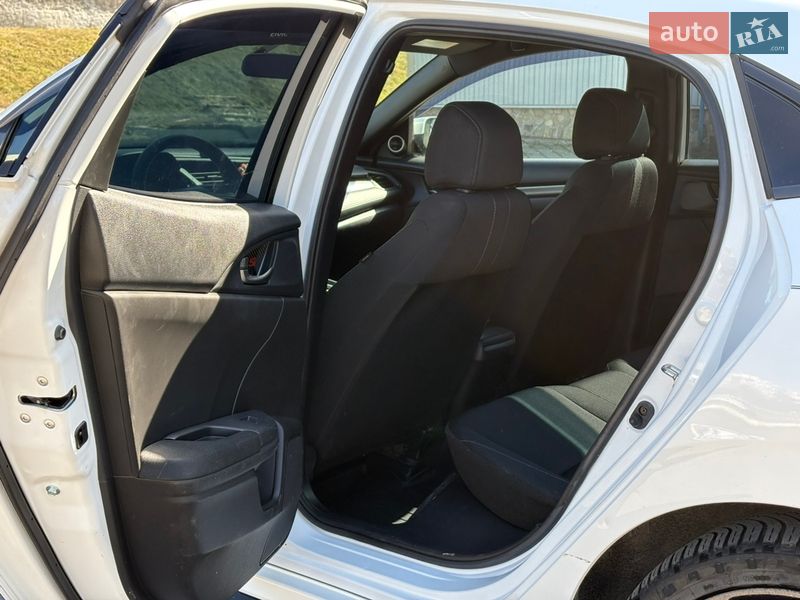 Хэтчбек Honda Civic 2017 в Львове