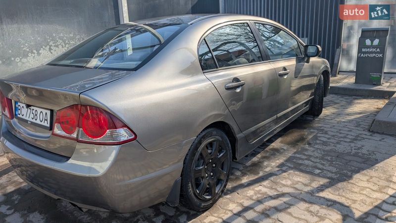 Седан Honda Civic 2006 в Львове