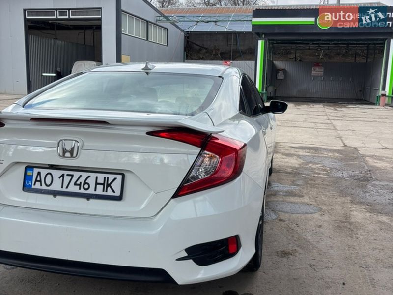 Седан Honda Civic 2018 в Киеве