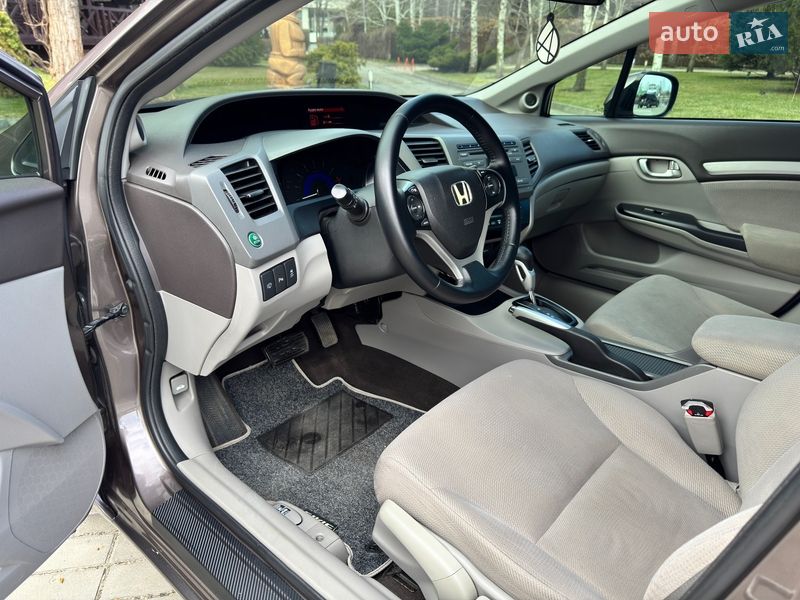 Седан Honda Civic 2012 в Днепре