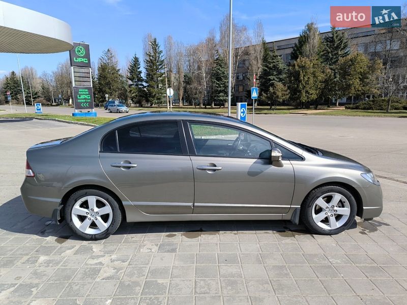 Седан Honda Civic 2007 в Миргороде