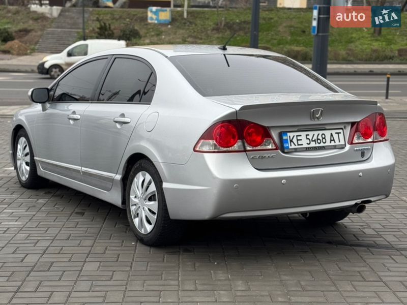 Седан Honda Civic 2008 в Днепре