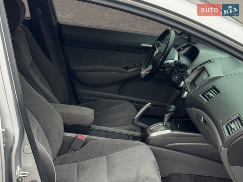 Седан Honda Civic 2008 в Днепре