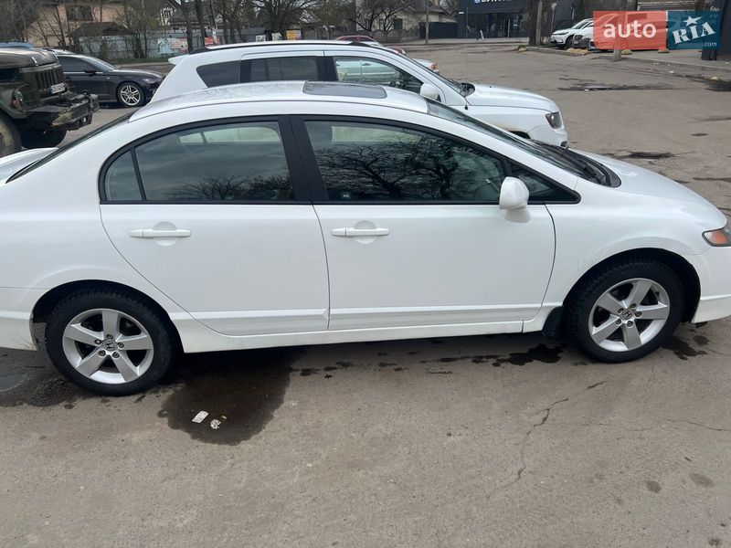 Седан Honda Civic 2010 в Черновцах