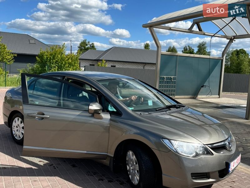Седан Honda Civic 2007 в Рокитном