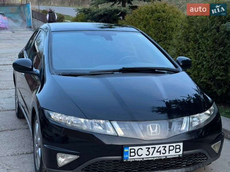 Хэтчбек Honda Civic 2007 в Новом Роздоле