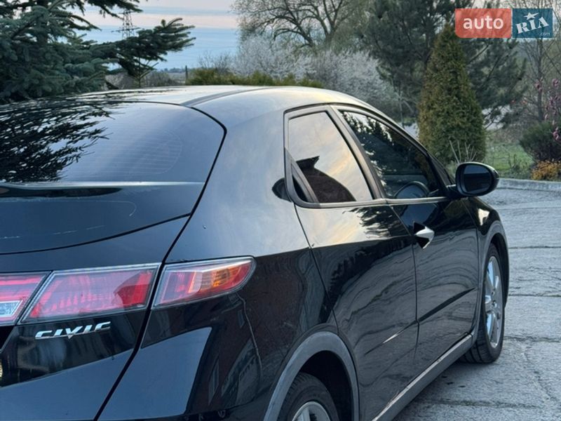 Хэтчбек Honda Civic 2007 в Новом Роздоле