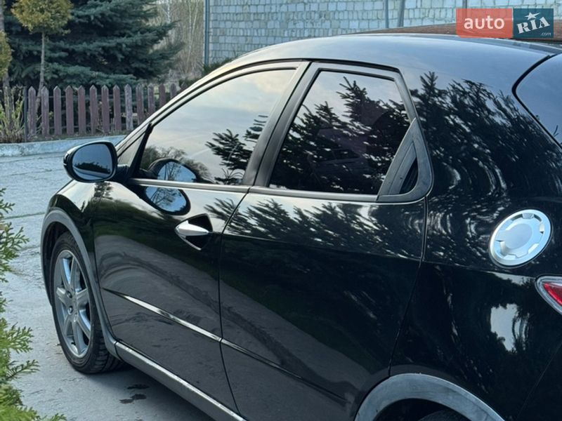 Хэтчбек Honda Civic 2007 в Новом Роздоле