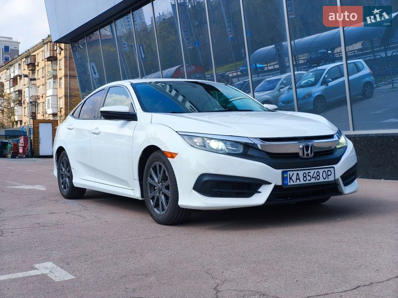 Седан Honda Civic 2016 в Киеве