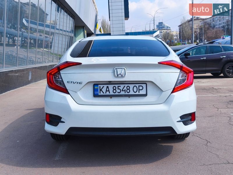 Седан Honda Civic 2016 в Киеве