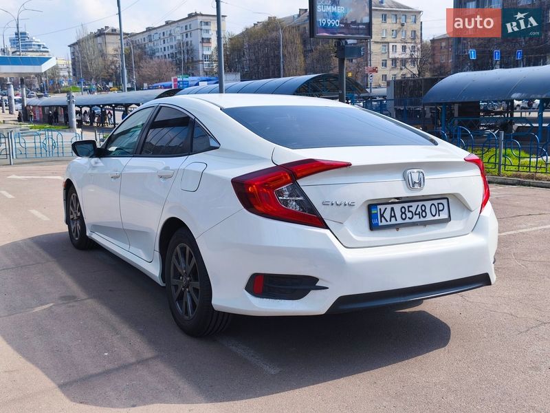 Седан Honda Civic 2016 в Киеве