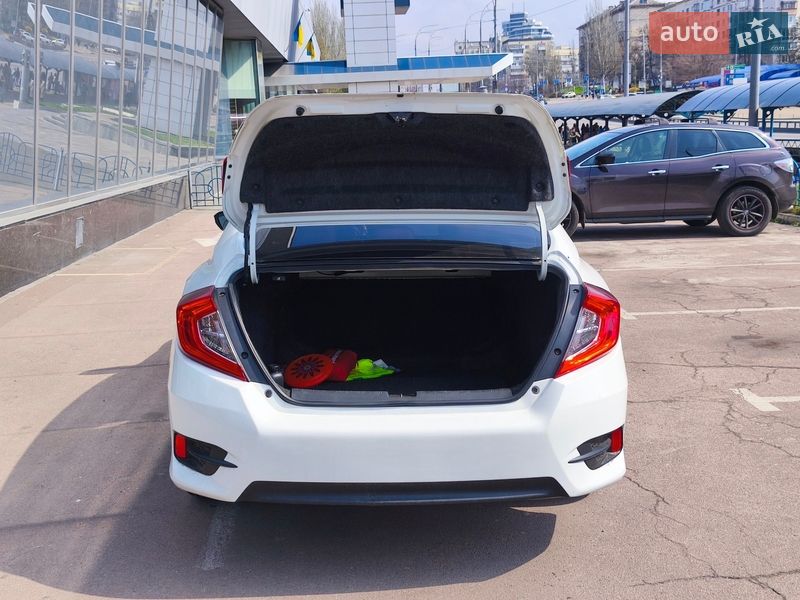 Седан Honda Civic 2016 в Киеве