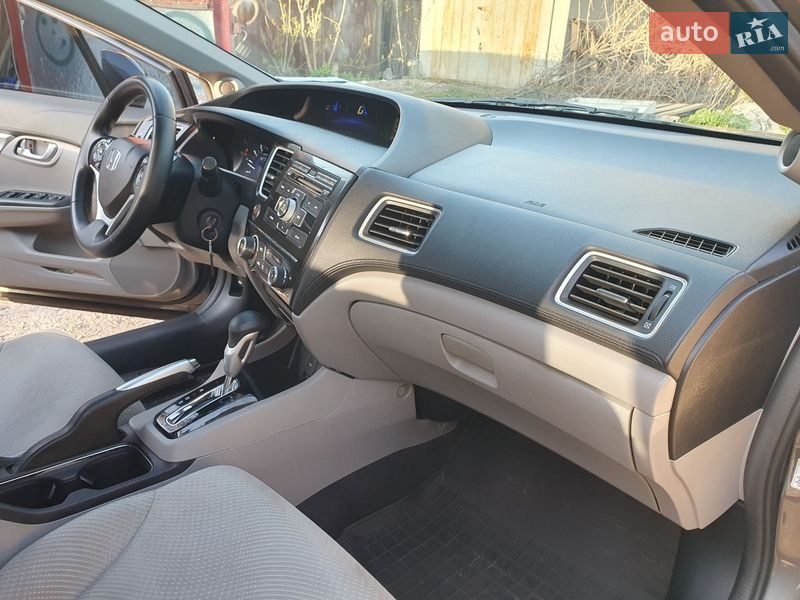 Седан Honda Civic 2013 в Киеве фото 71 Седан Honda Civic 2013 в Киеве