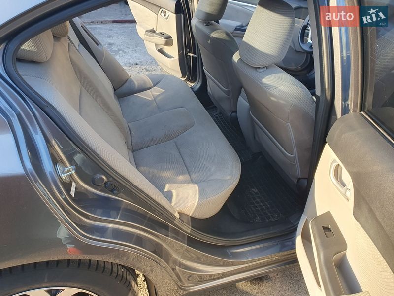 Седан Honda Civic 2013 в Киеве фото 74 Седан Honda Civic 2013 в Киеве