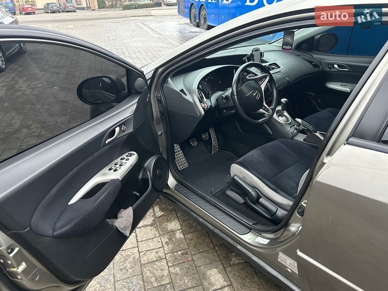 Хэтчбек Honda Civic 2007 в Ивано-Франковске