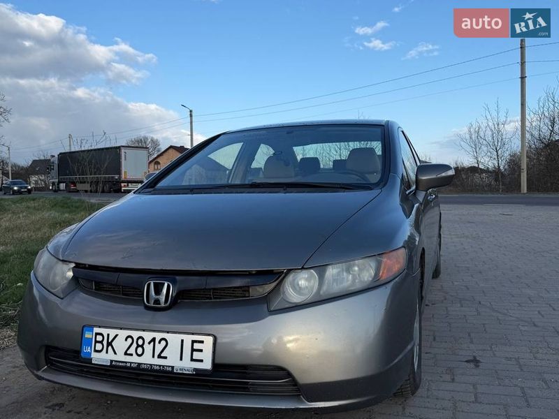 Седан Honda Civic 2008 в Ременеві