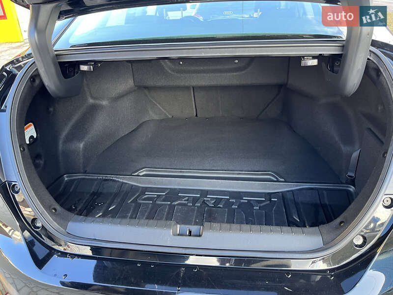 Седан Honda Clarity 2018 в Тернополі