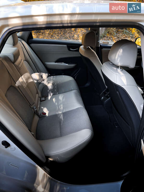 Седан Honda Clarity 2018 в Рівному