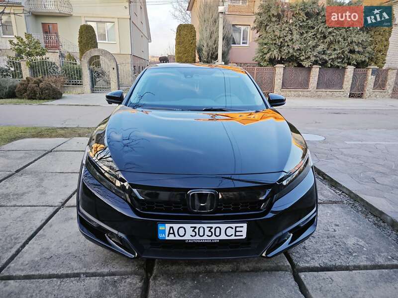 Седан Honda Clarity 2018 в Ужгороде