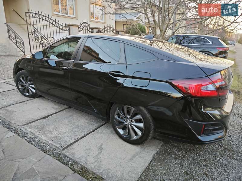 Седан Honda Clarity 2018 в Ужгороде
