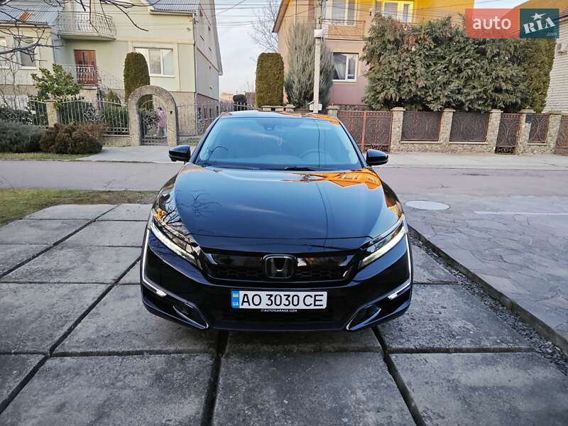 Седан Honda Clarity 2018 в Ужгороде