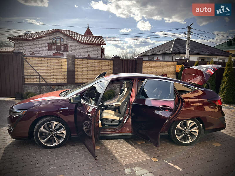 Седан Honda Clarity 2018 в Ладыжине