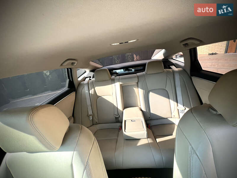 Седан Honda Clarity 2018 в Ладыжине