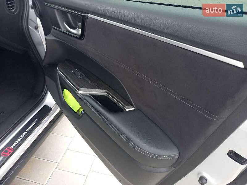 Седан Honda Clarity 2019 в Черкасах