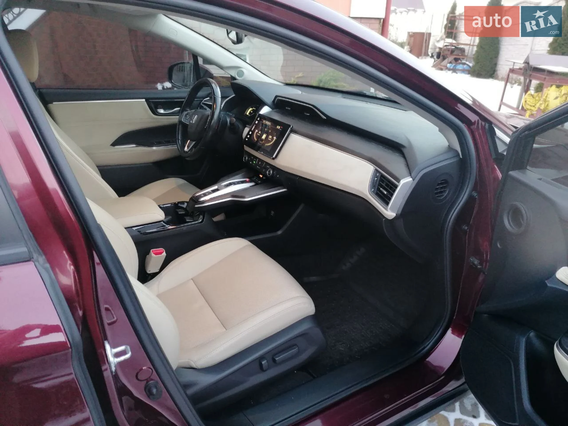 Honda Clarity 2017 VIN JHMZC5F36JC000239 фото оголошення 6 з 12