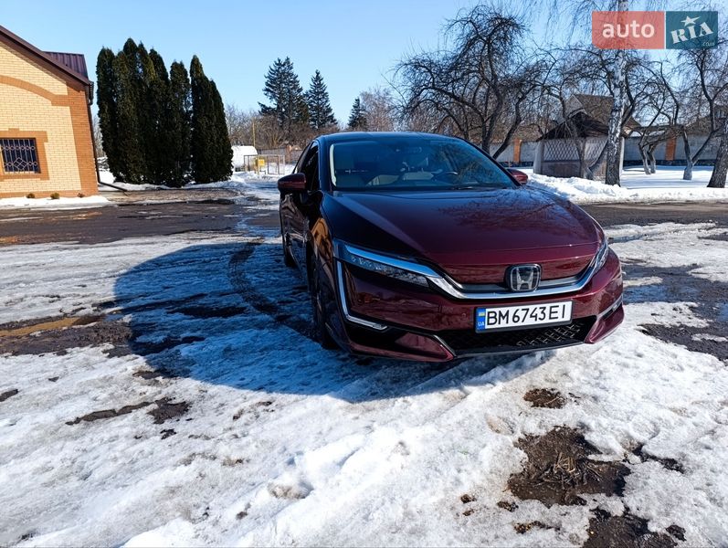 Седан Honda Clarity 2017 в Ромнах