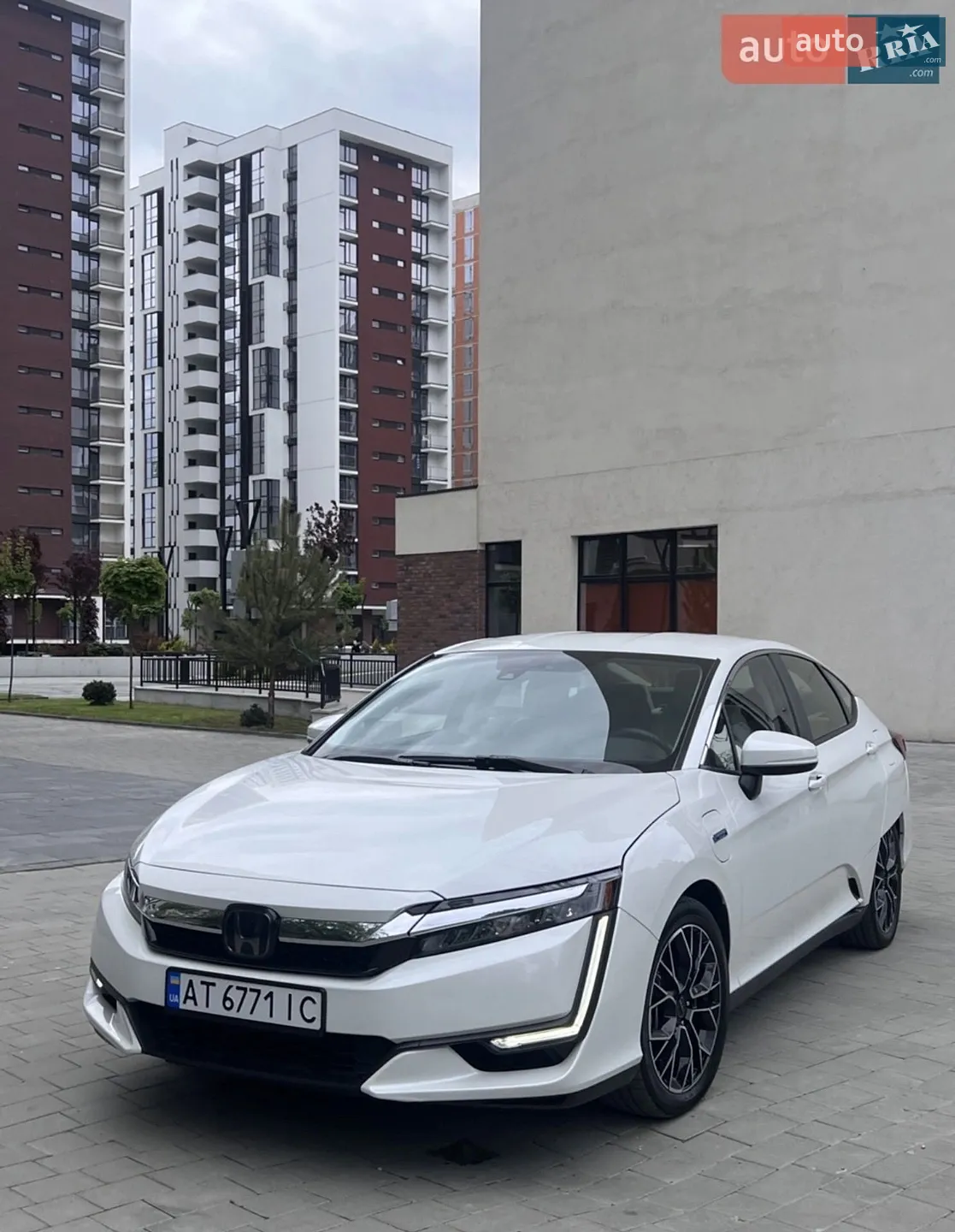 2021 Honda FCX Clarity - фото 1