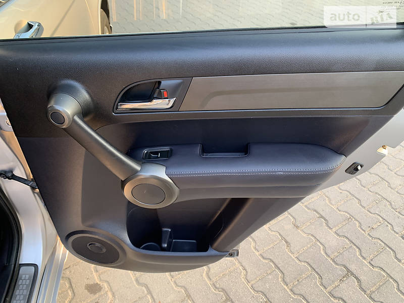 Позашляховик / Кросовер Honda CR-V 2011 в Чернівцях