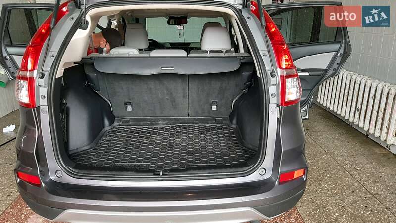 Внедорожник / Кроссовер Honda CR-V 2015 в Полтаве