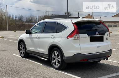 Внедорожник / Кроссовер Honda CR-V 2014 в Черновцах