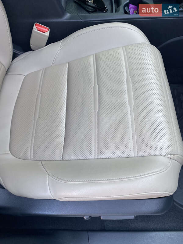 Внедорожник / Кроссовер Honda CR-V 2016 в Запорожье